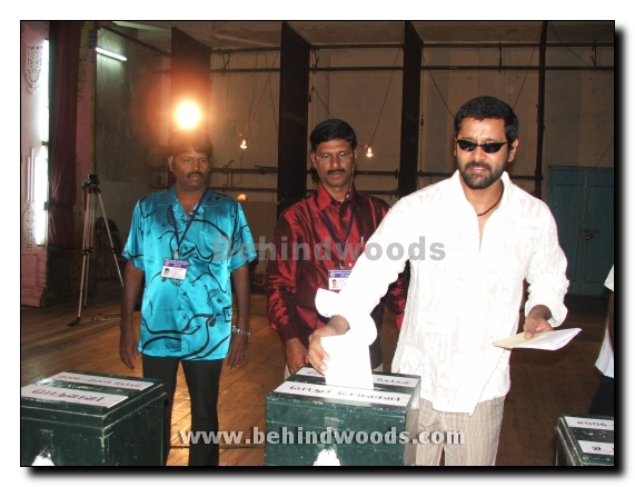 Stars galaxy in Nadigar Sangam elections!